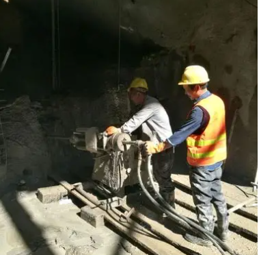 华亭水下抗分散灌浆料特点 水下不分散注浆料介绍